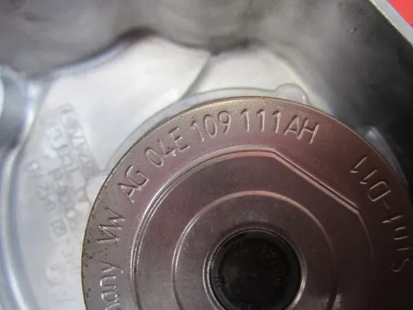 Vattenpump VW Seat Skoda Audi 1.4 eTSI DGE '22 04E121042AD image 6
