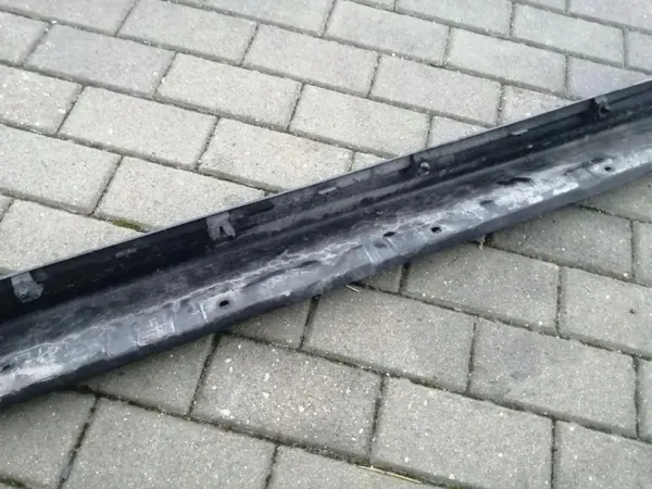 Protetor de soleira esquerdo OEM 768511KA0A Nissan Juke image 6
