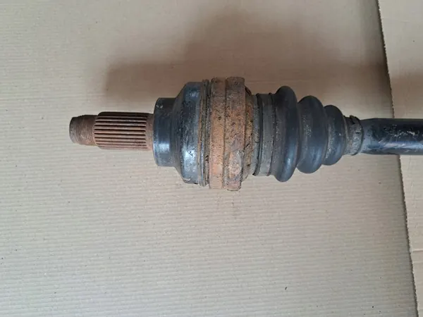 BMW Drivaxel E39 520i 523i 525i 528i image 4