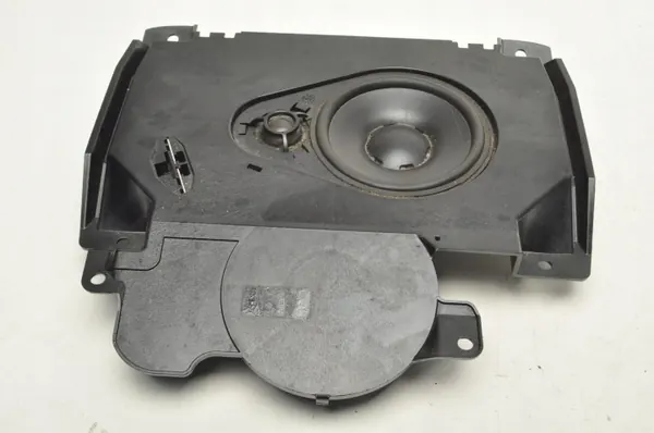 Volvo C70 II etuoven kaiutin OEM 273630 image 2