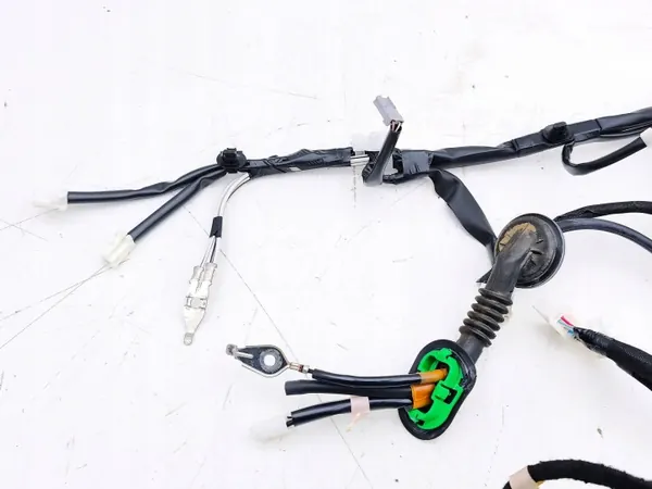 Lexus CT 200H Heckklappen-Kabelbaum OEM 8610176091 image 3