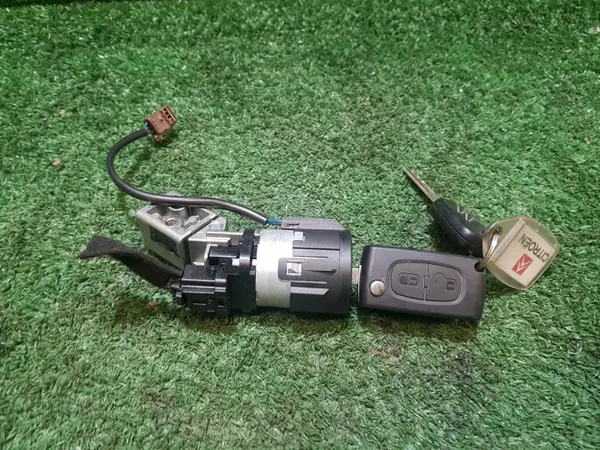 Contacteur d'allumage OEM 36393600 pour Peugeot 207 image 2