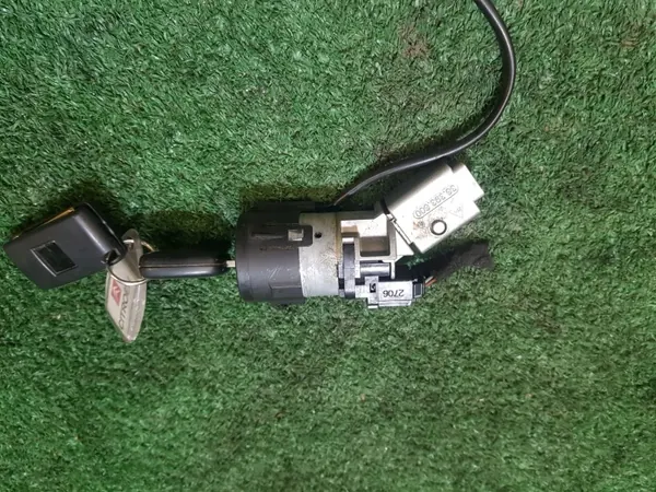 Contacteur d'allumage OEM 36393600 pour Peugeot 207 image 3