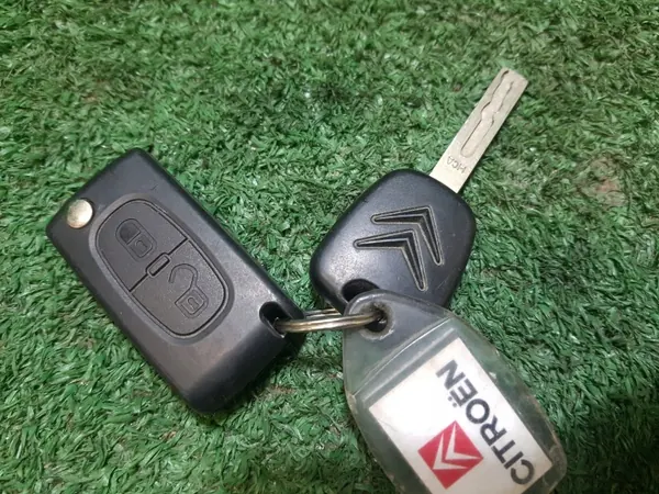 Contacteur d'allumage OEM 36393600 pour Peugeot 207 image 8