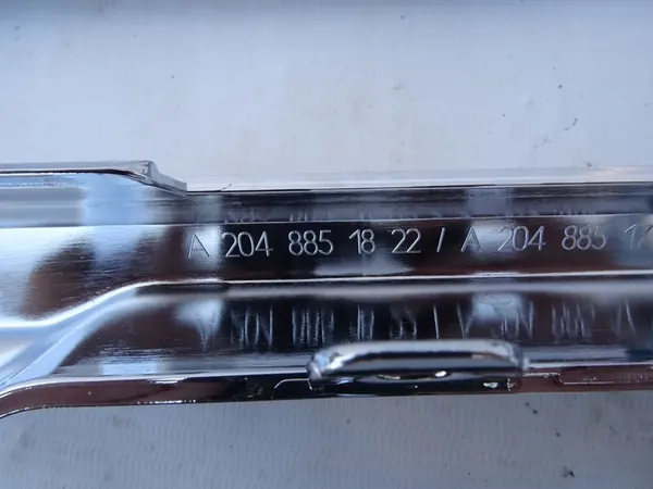 Moldura Cromada de Parachoques Delantero Mercedes X204 GLK Lift image 4