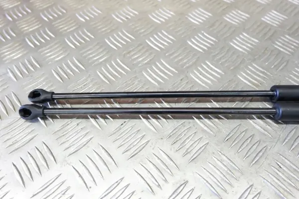 OEM 6895002191 Actuador Derecho de Maletero Toyota image 6