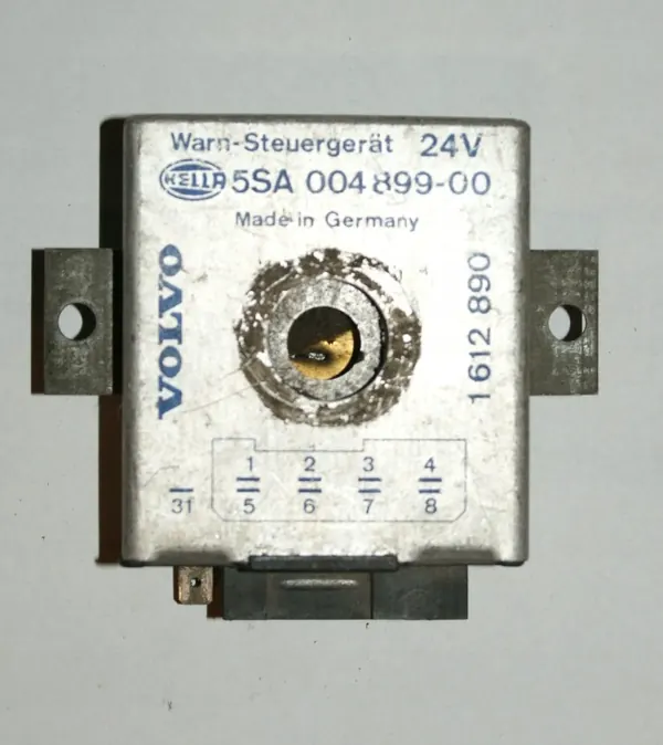 Controlador de vela de pré-aquecimento Volvo OEM 1612890 - Usado image 2