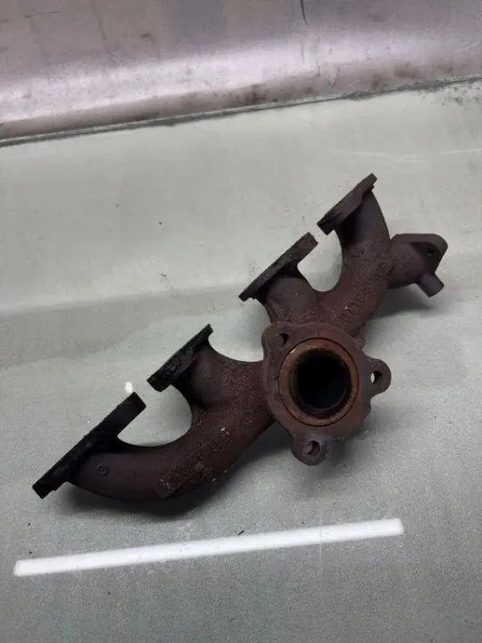 Coletor de escape OEM 31380132 para Volvo V60 2.0L Diesel image 2