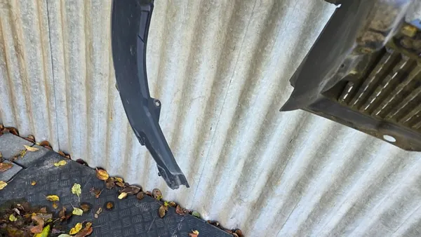 Front Right Wheel Arch Renault Grand Espace IV Lift OEM image 3