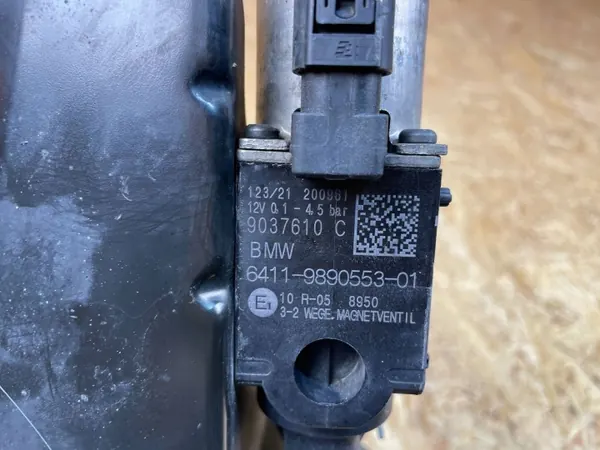 Électrovanne de pompe à eau OEM 9037610 pour BMW image 10