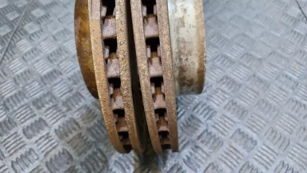 Frambromsok & 318mm Skivor OEM Porsche image 8