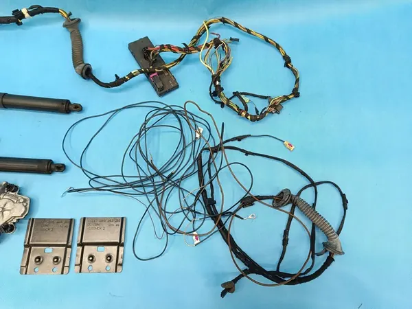 AUDI A5 F5 SPORTBACK 2018 Elektriskt bakluckeset 8W8827851A image 3