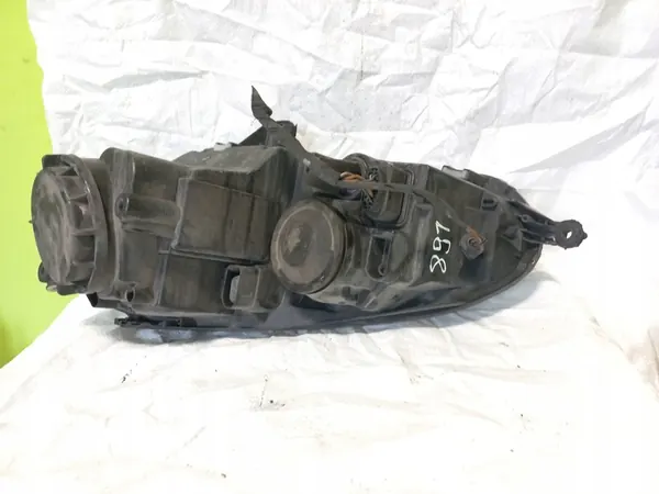 Oikea etuvalo VW Jetta V 1K6941006P image 3