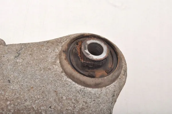 VOLVO S60 V60 V70 S80 Braccio di Controllo Sinistro 31340128 image 4