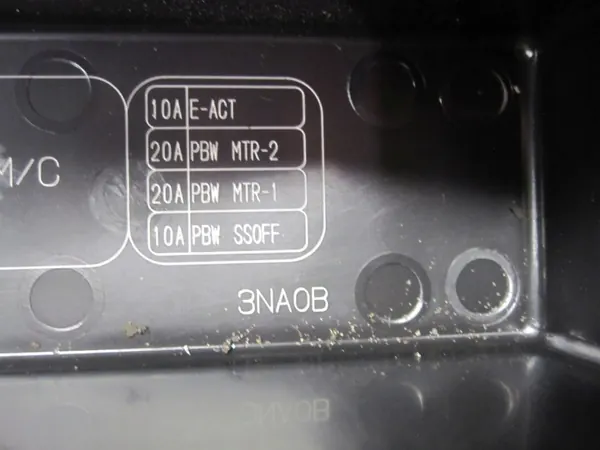 Caixa de fusíveis MIV9154 para NISSAN LEAF I 11r - Usado image 10