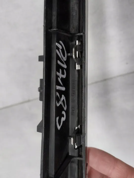 Mercedes E-Class Coupe W207 Grill Trim A2078800082 image 7