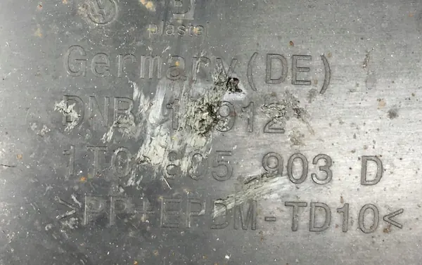 VW Touran Framskärms Spoiler 1T0805903D image 2