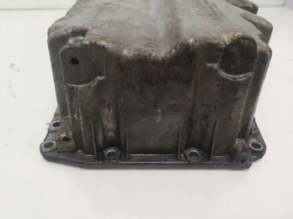 Skoda Fabia Mk2 Öljypärä OEM 03G103603 Käytetty image 5