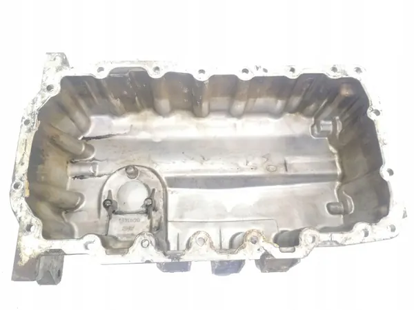 Skoda Fabia Mk2 Öljypärä OEM 03G103603 Käytetty image 8
