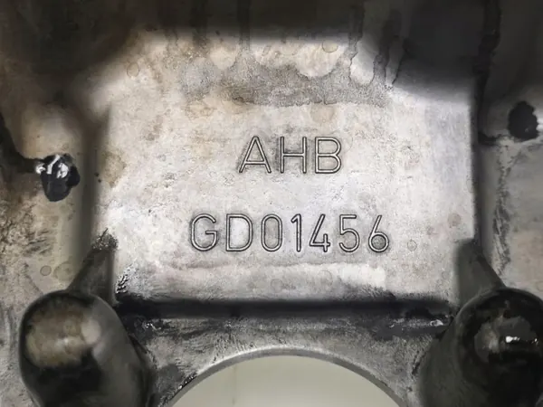Skoda Fabia Mk2 Öljypärä OEM 03G103603 Käytetty image 9