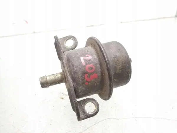 Kraftstoffdruckregler OEM 0280160225 für BMW 5 E34 image 2