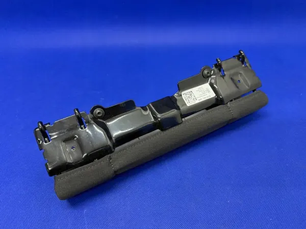 OEM 8T0881545 Etu ISOFIX Kiinnitys Audille image 3