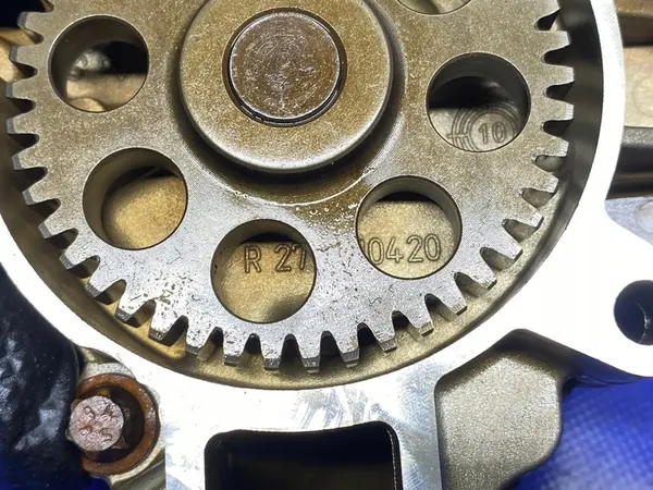 Olje pump Mercedes W204 W203 1.8 CGI A271181030 image 8