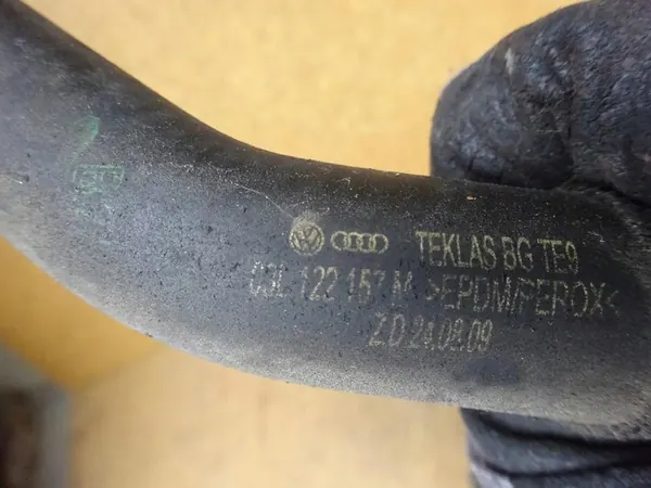 AUDI A4 A5 A6 2.0 TDI Vesiputket OEM 8K0121101P image 8