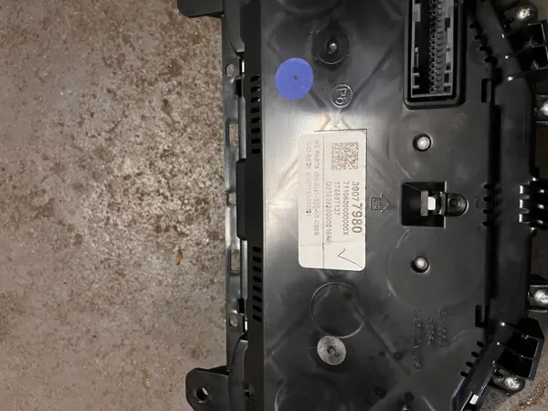 Opel Astra K 5 V Instrumentpanel OEM 39077980 image 5