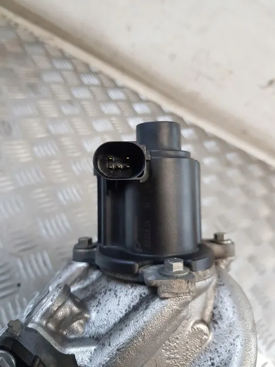 Enfriador de válvula EGR Renault Clio III 1.5DCI image 7