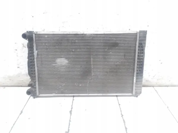 Radiador de água usado OEM ARA197028 para VW Passat B7 image 2