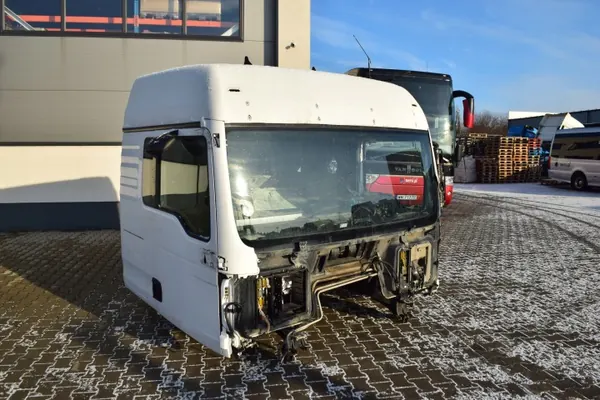 MAN OE ohjaamon runko ovineen TGX E5/E6 image 8