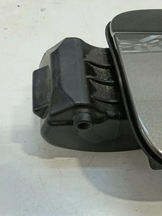 Bränsletanklucka Motor AUDI A4 (B8) 8K0809999A image 3