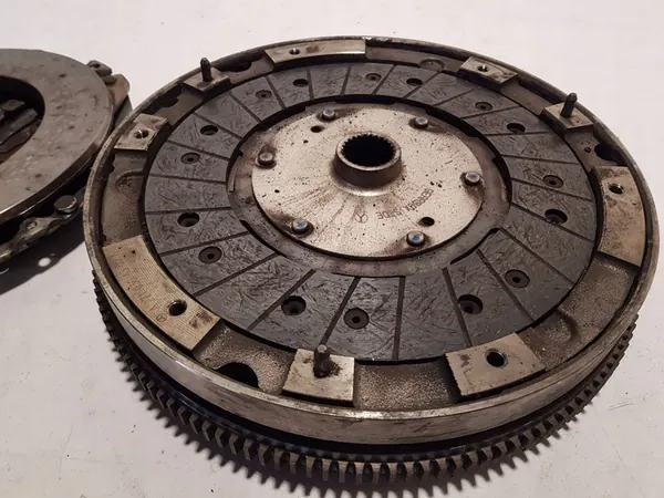 Kaksoismassavauhtipyörä Mercedes W204 W207 1.8 CGI image 5