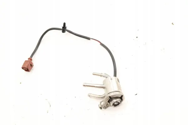 Inyector AdBlue Skoda Octavia IV OEM 05L131113G image 2
