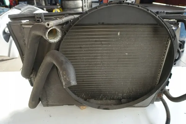 Mercedes-Benz Vattensradiator för W140 2.8 3.2 OE image 3