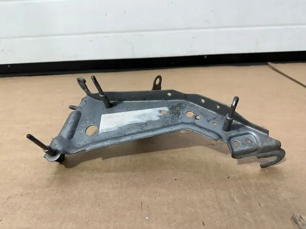 Soporte compresor Mercedes OEM A2133200043 para Clase E W213 image 2