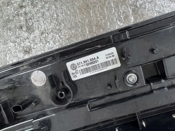OEM 571941654A Rechter LED Grille voor VW Tiguan image 3
