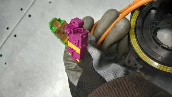 VOLVO V70 II LIFT 2.4B 31264469 image 6