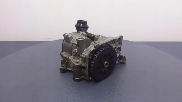 Pompe à huile VW Passat B8 2.0 TDI OEM 04L145208K image 2