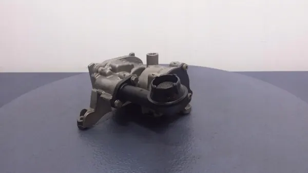 Pompe à huile VW Passat B8 2.0 TDI OEM 04L145208K image 3
