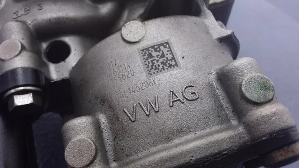 Pompe à huile VW Passat B8 2.0 TDI OEM 04L145208K image 6