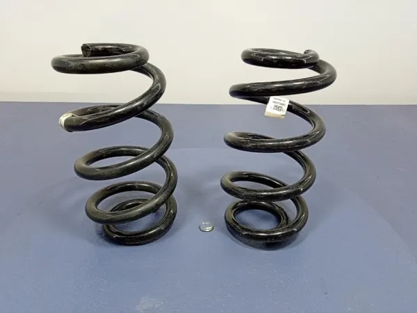 Molas Traseiras BMW IX2 OEM 8852404 - Usado image 3