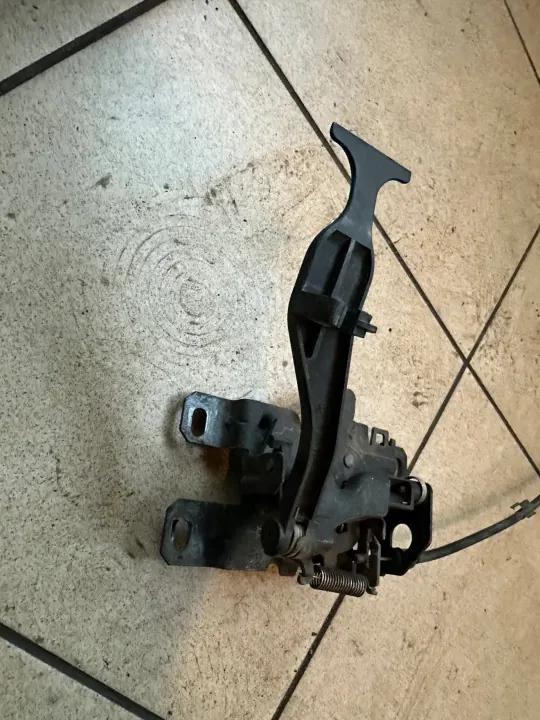 Fecho capô Mercedes W169 OEM UCHWYT RĄCZKA image 5