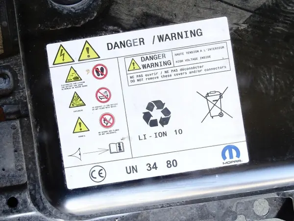 Caixa Bateria Peugeot OEM 9847028980 para E-2008 II image 7