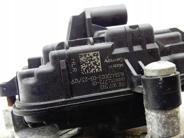 Pompe à eau OEM 05E121042F pour Audi A3 8Y 1.5 2021 image 9