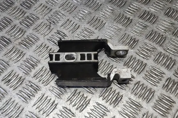 Moottorin kiinnike VOLVO XC60 II 2.0L 2020 OEM 31330594 image 3