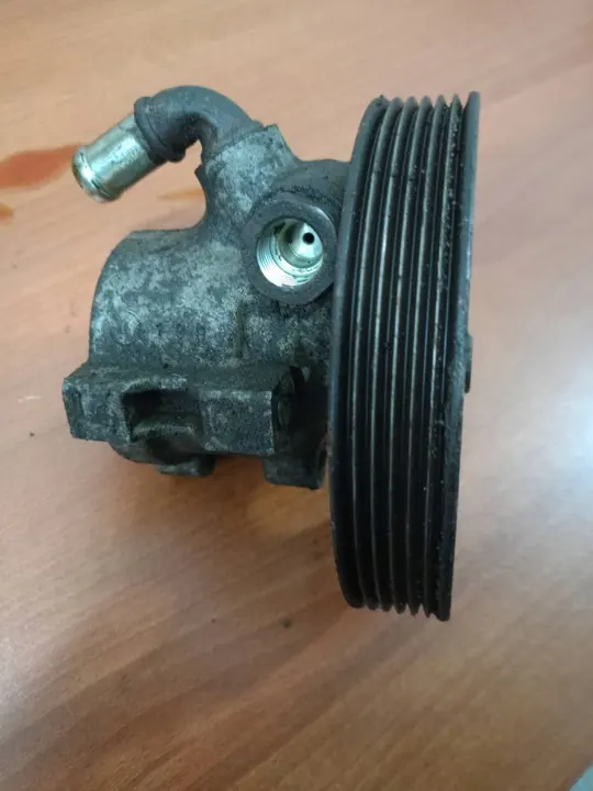 Servostyrningspump Citroen Xsara 1.9D OEM 9632335080 image 5