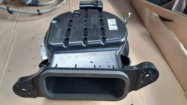 Subwoofer OEM 281701528R Renault Megane IV:lle image 4