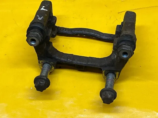 Bromsokklamstöd vänster bak Lucas OEM 470 image 7